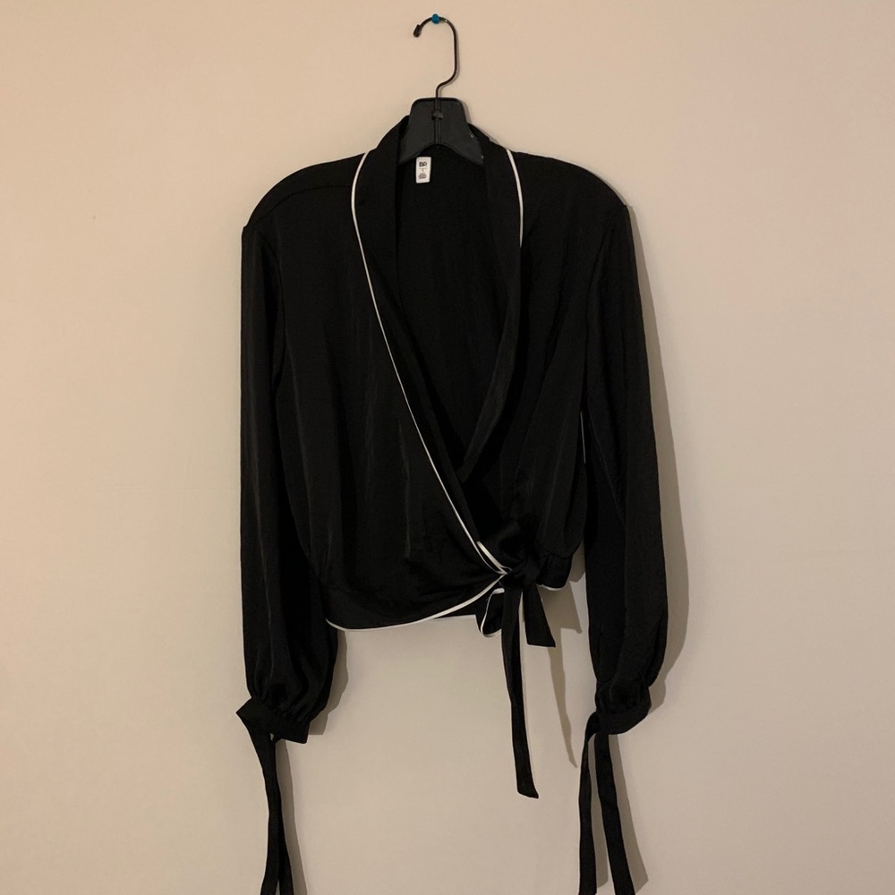 Black wrap top